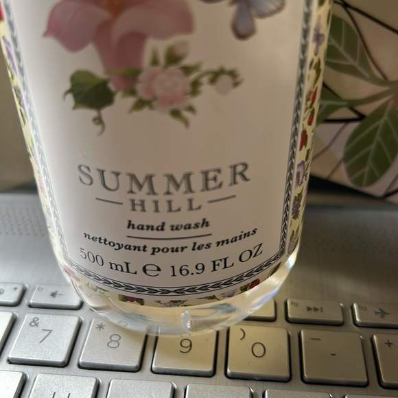 Crabtree & Evelyn Summer Hill Hand Wash 16.9 oz Fresh! - Picture 3 of 6